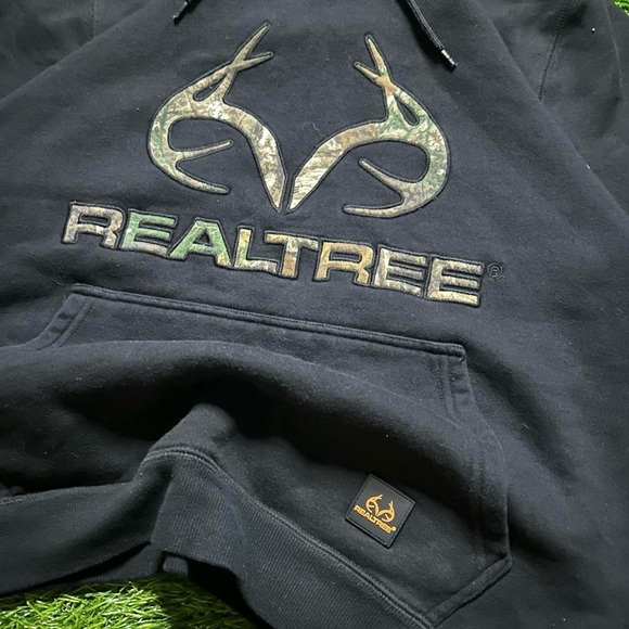 Realtree Black Men's Sweater - Picture 3 of 4